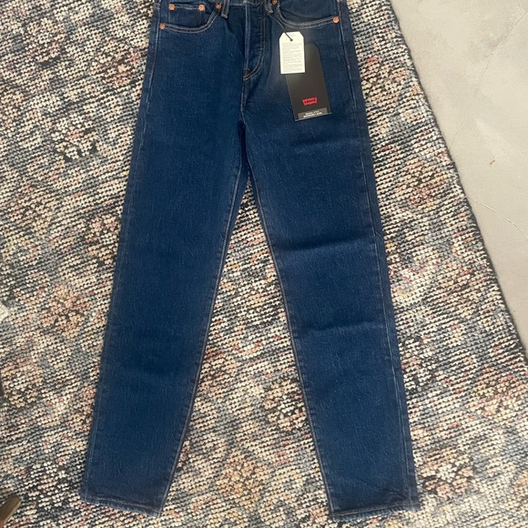 Levi’s PremiumWedgie Fit Ankle Taper. New with tags. - Picture 3 of 4